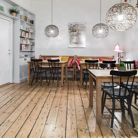 Castanea Old Town Hostel-3